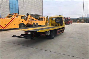 修文非事故拖车