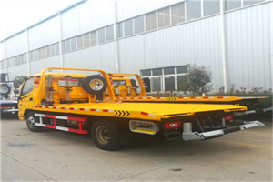 修文附近拖车救援搭电